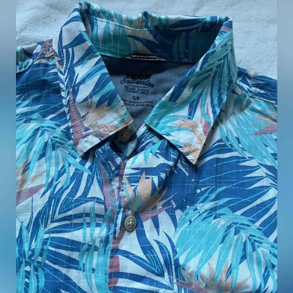 Izod Relaxed Classics Cotton Hawaiian Print Shirt